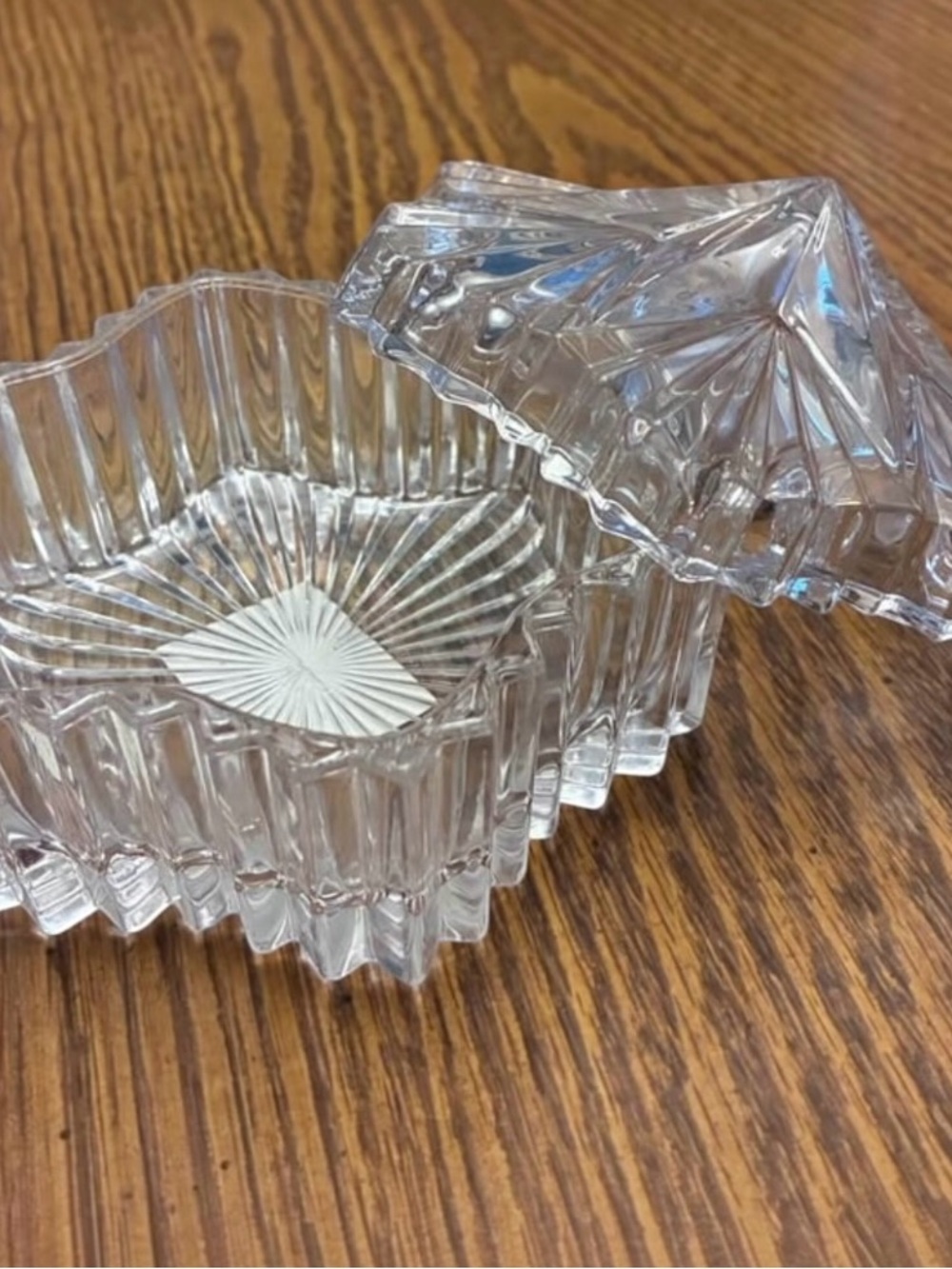 Mikasa Snowflake New in Box Crystal Decorative Glass Dish with Cover